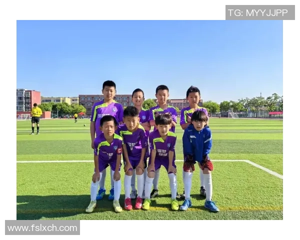 足球文案毕业之路:从校园到赛场的创意与激情交织 足球文案毕业之路:从校园到赛场的创意与激情交织