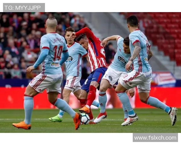 足球鼓了激情四溢赛场热血沸腾球迷欢呼声响彻云霄 足球鼓了激情四溢赛场热血沸腾球迷欢呼声响彻云霄